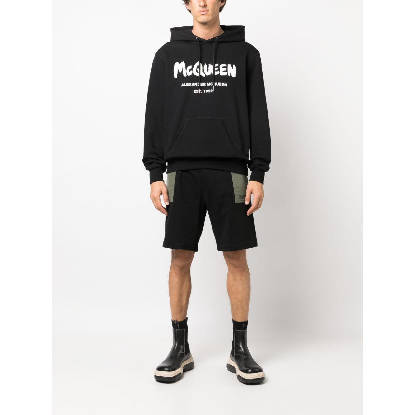 Alexander McQueen two-tone Elasticated Track Shorts 754555QVX431000