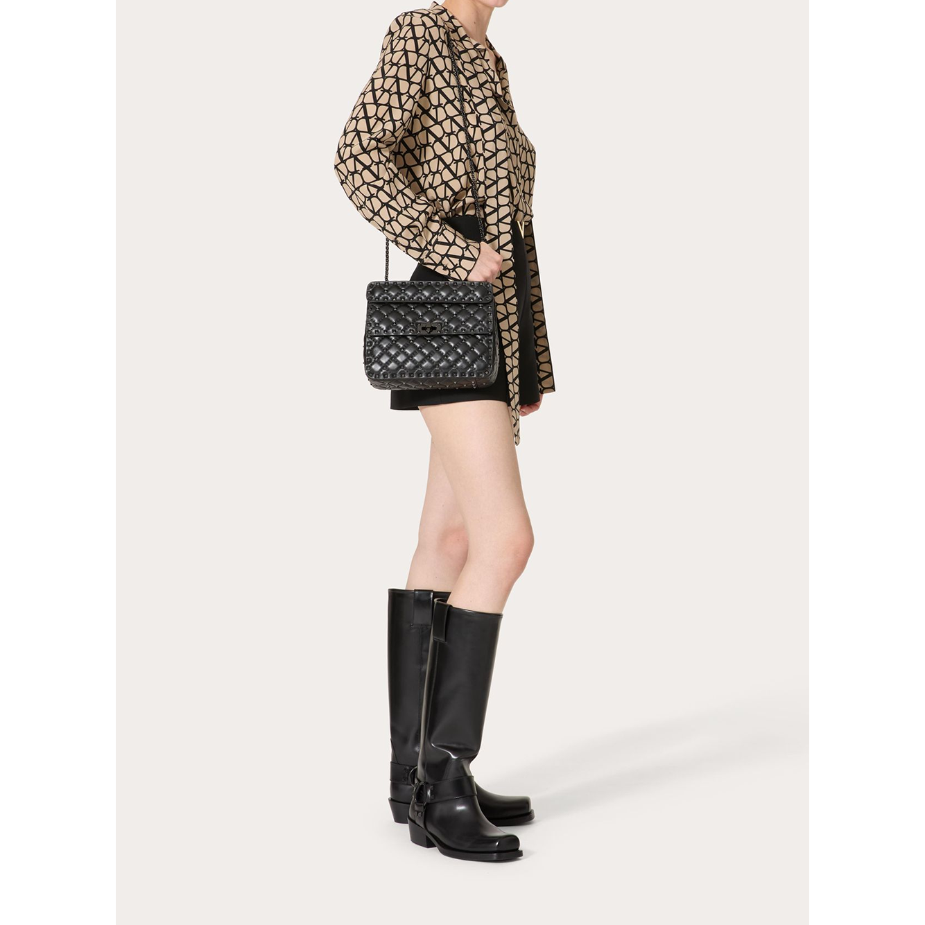 Valentino Garavani Black Nappa Leather Medium Rockstudt Spike Bag VGZW2B0122SLC0NO
