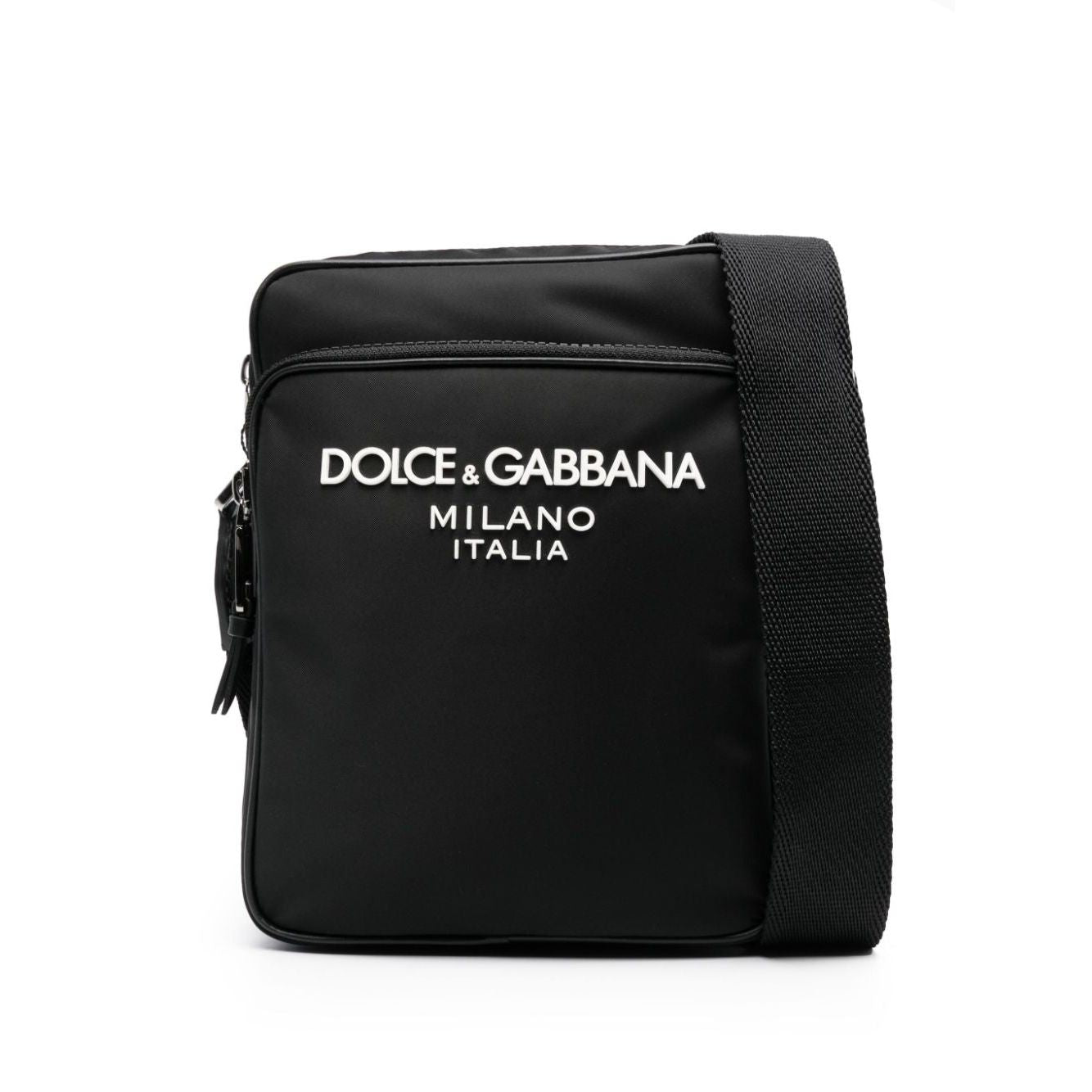 Front view with bag zipped and handles upright.