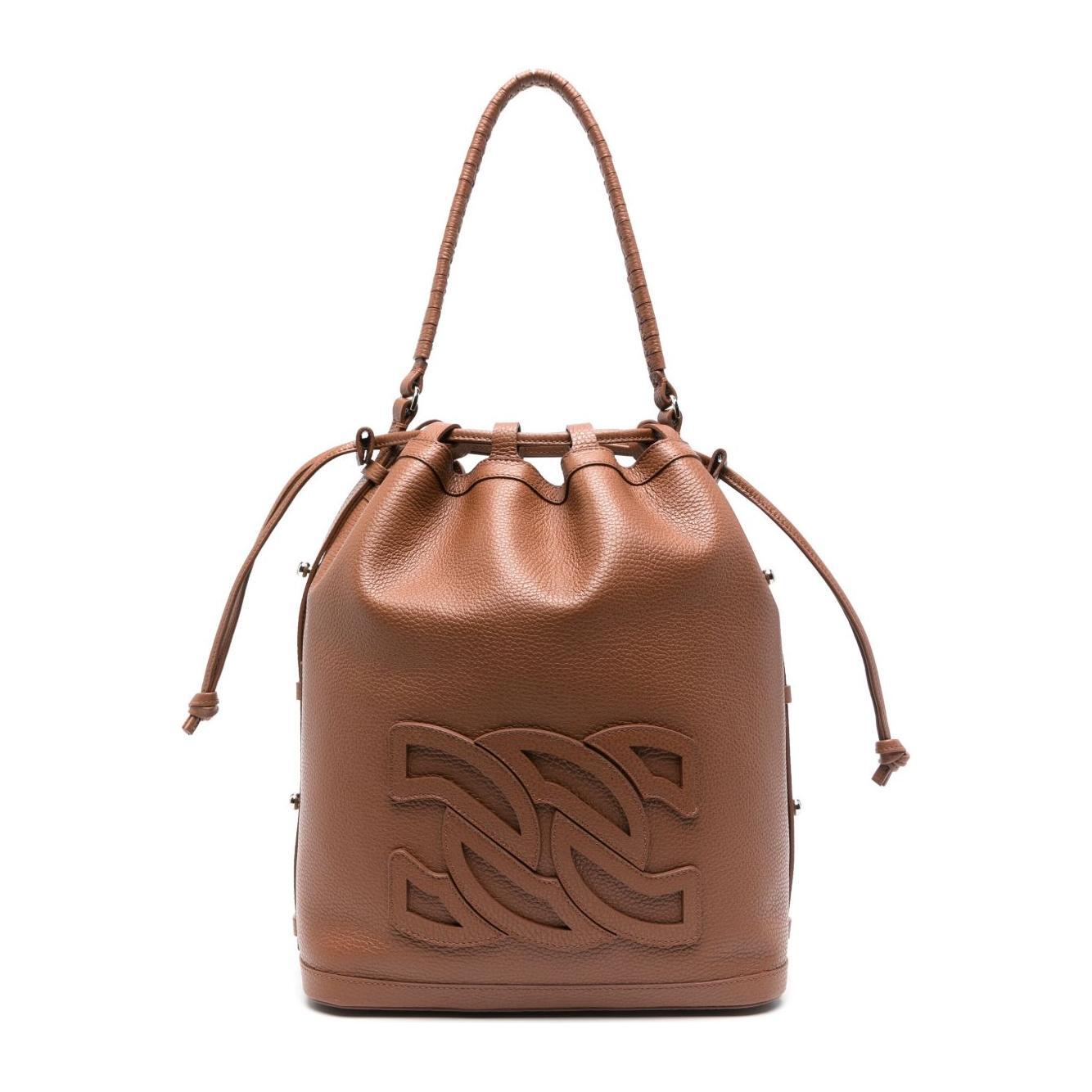 Front view with bag zipped and handles upright.