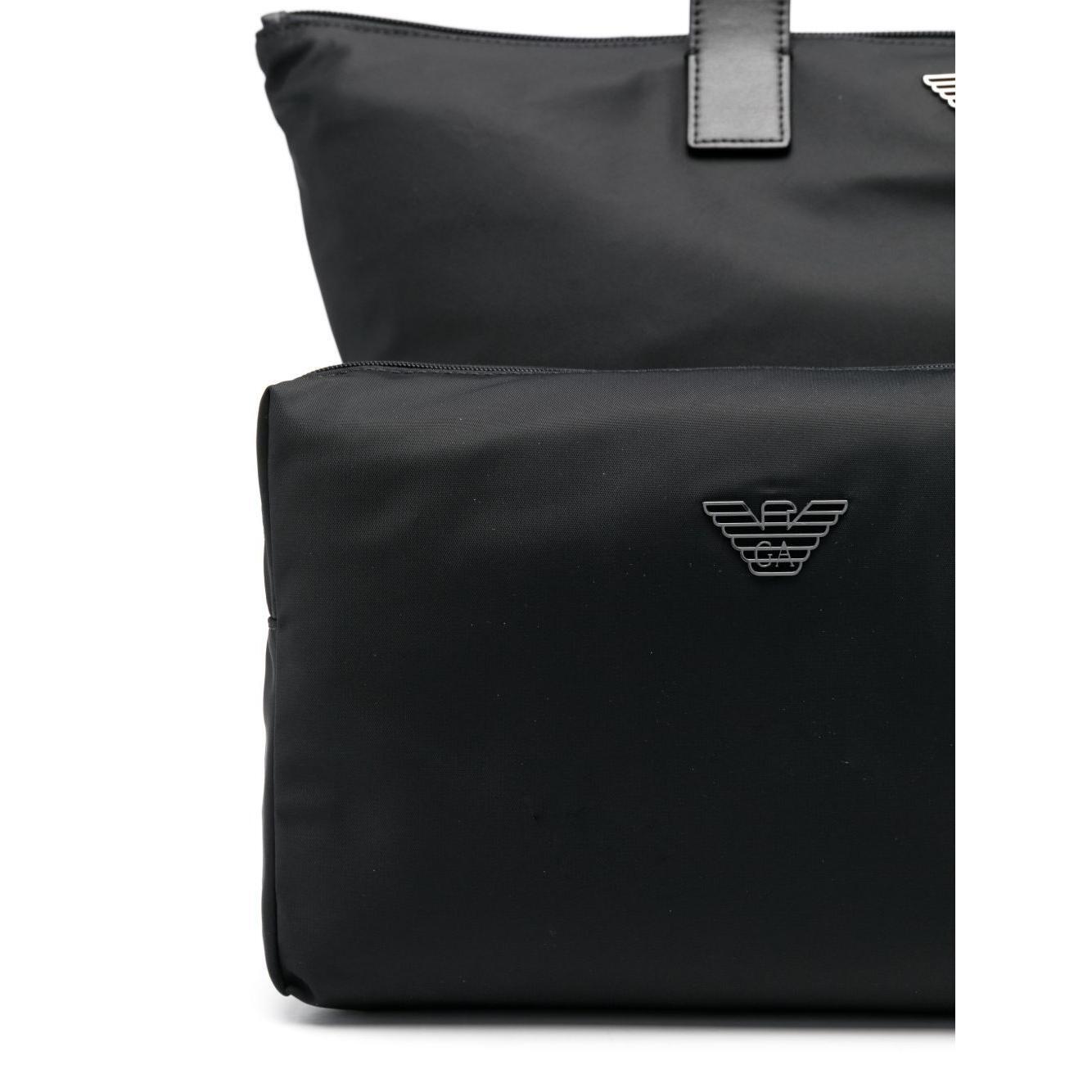 Front view with bag zipped and handles upright.