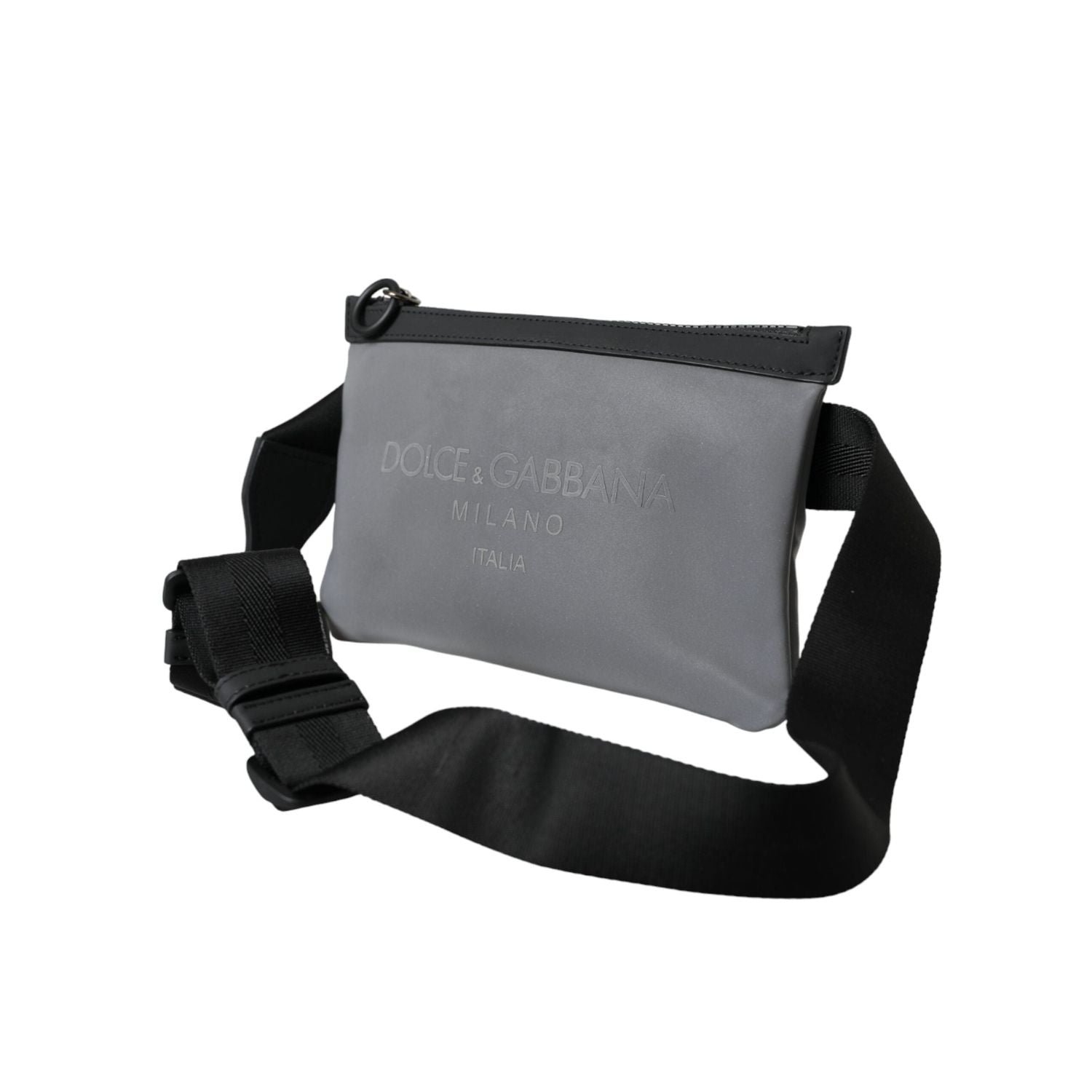 Front view with bag zipped and handles upright.