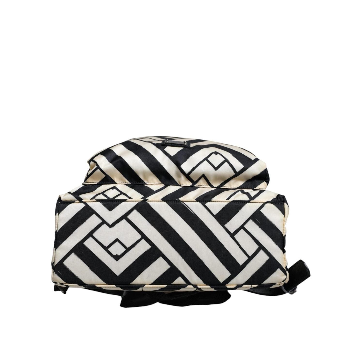 Front view with bag zipped and handles upright.