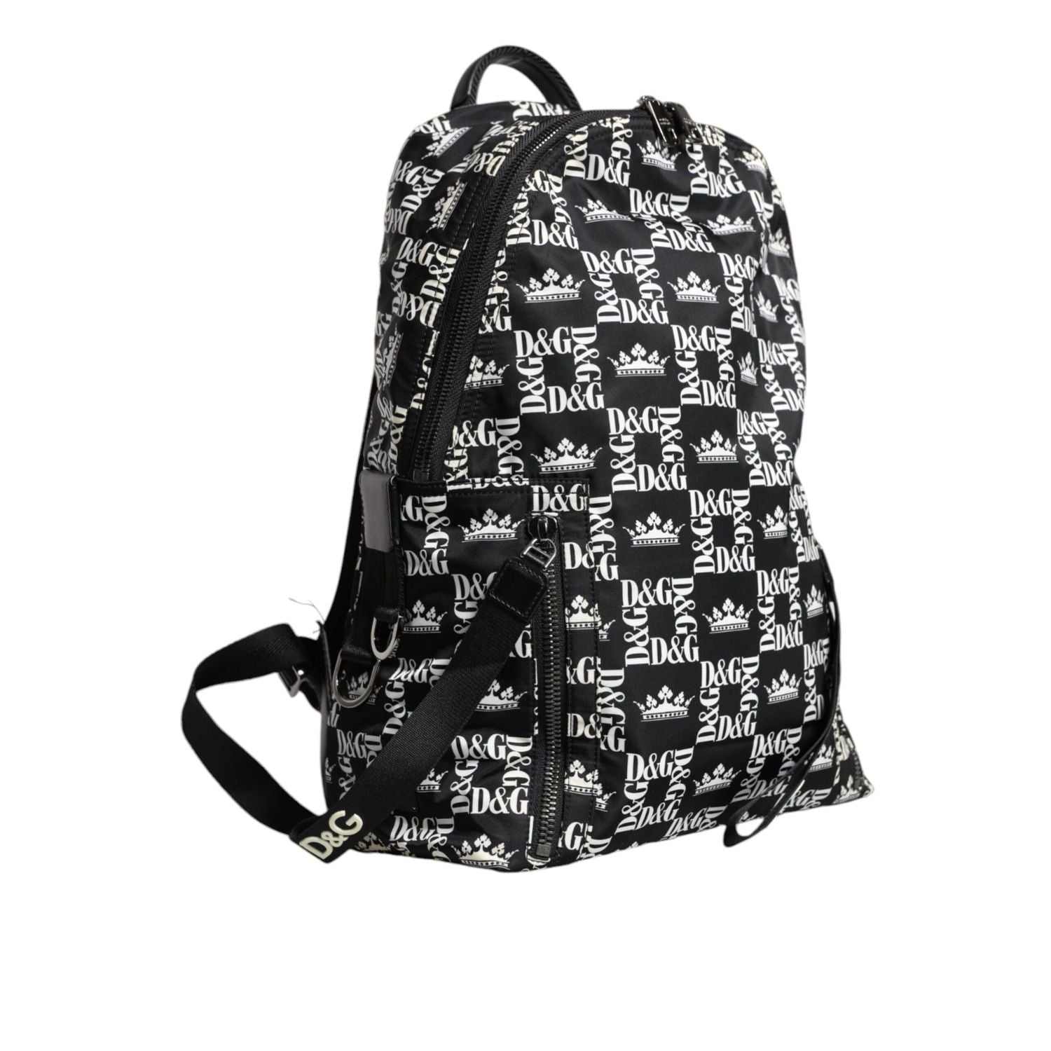 Front view with bag zipped and handles upright.