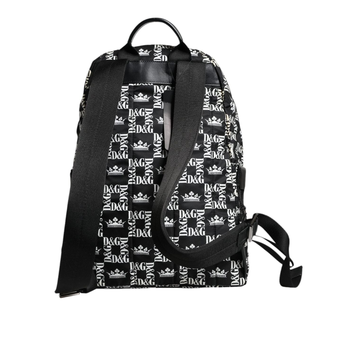 Front view with bag zipped and handles upright.