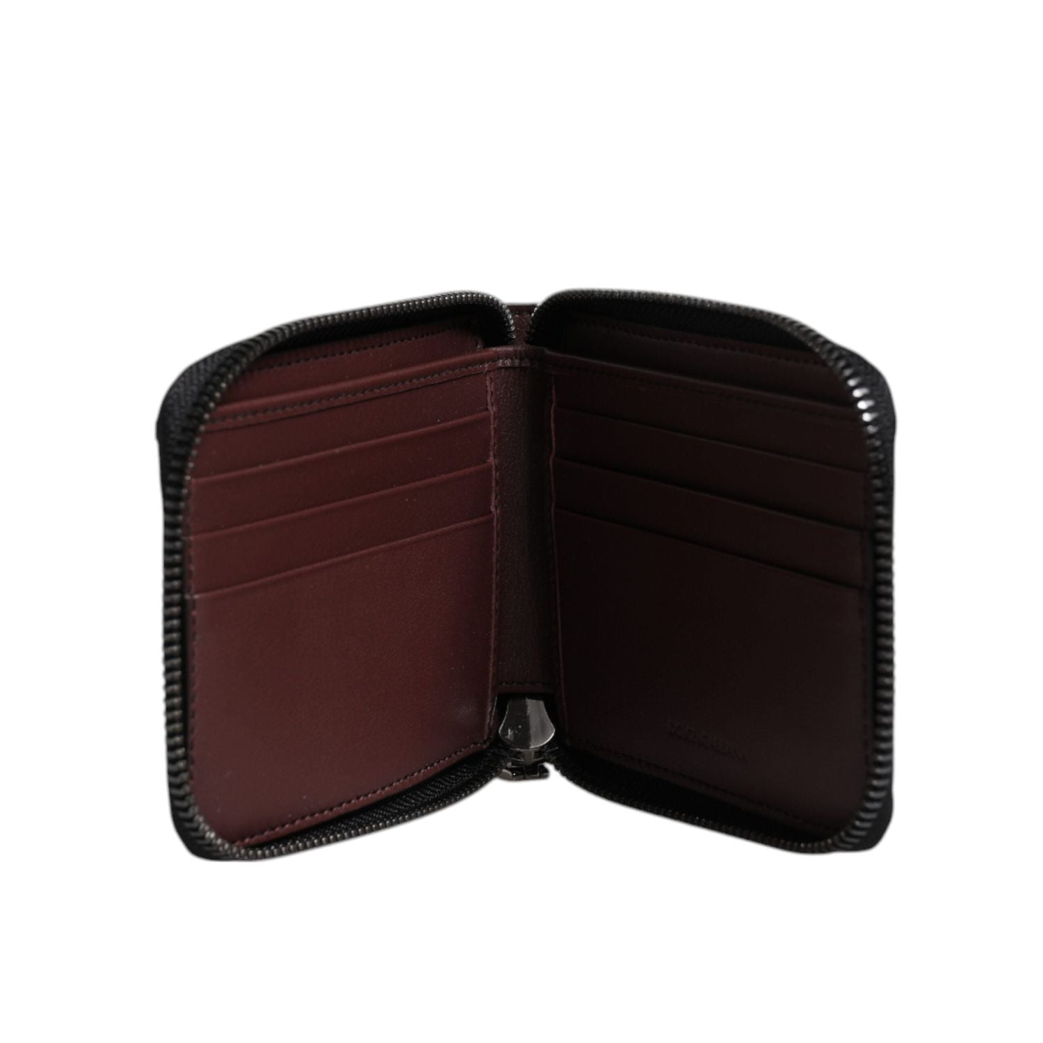 Front view with bag zipped and handles upright.