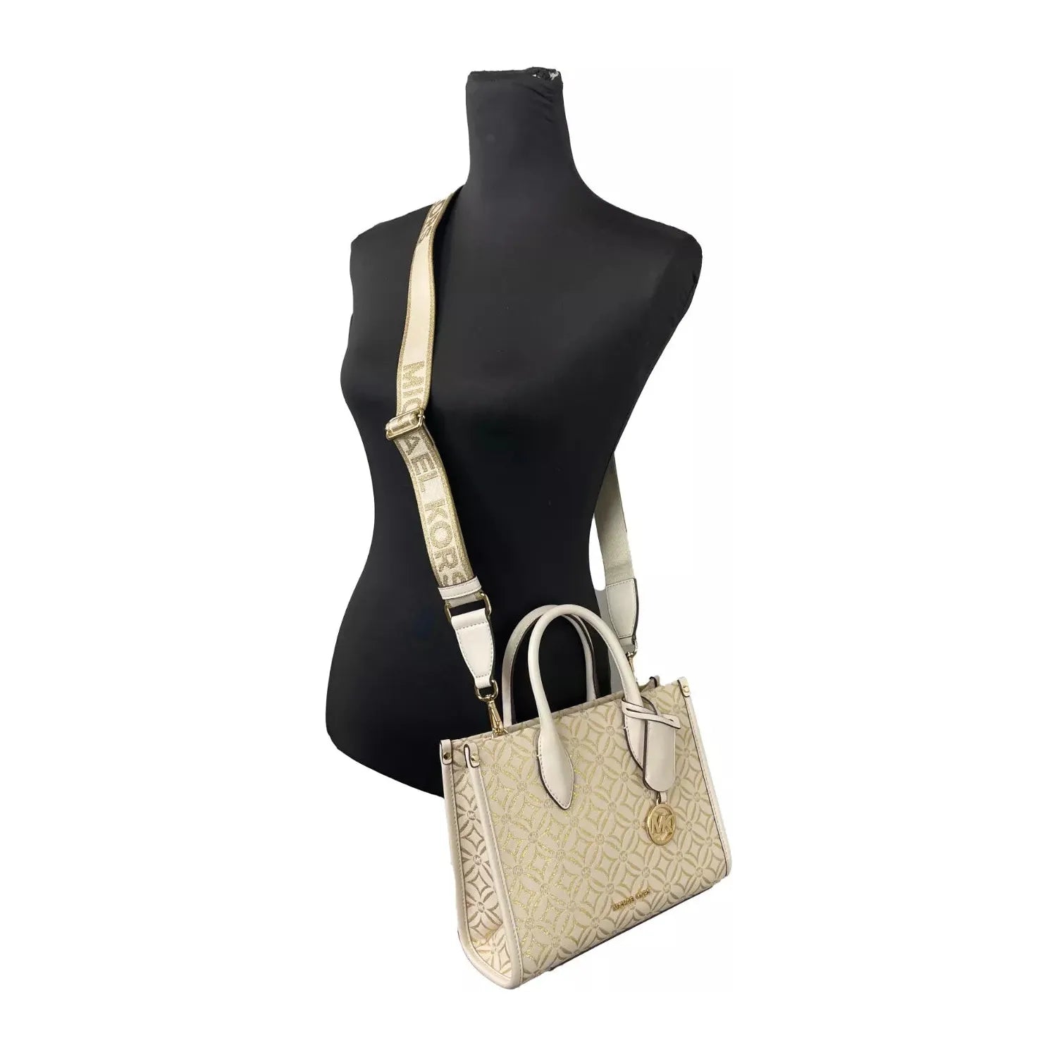 Front view with bag zipped and handles upright.