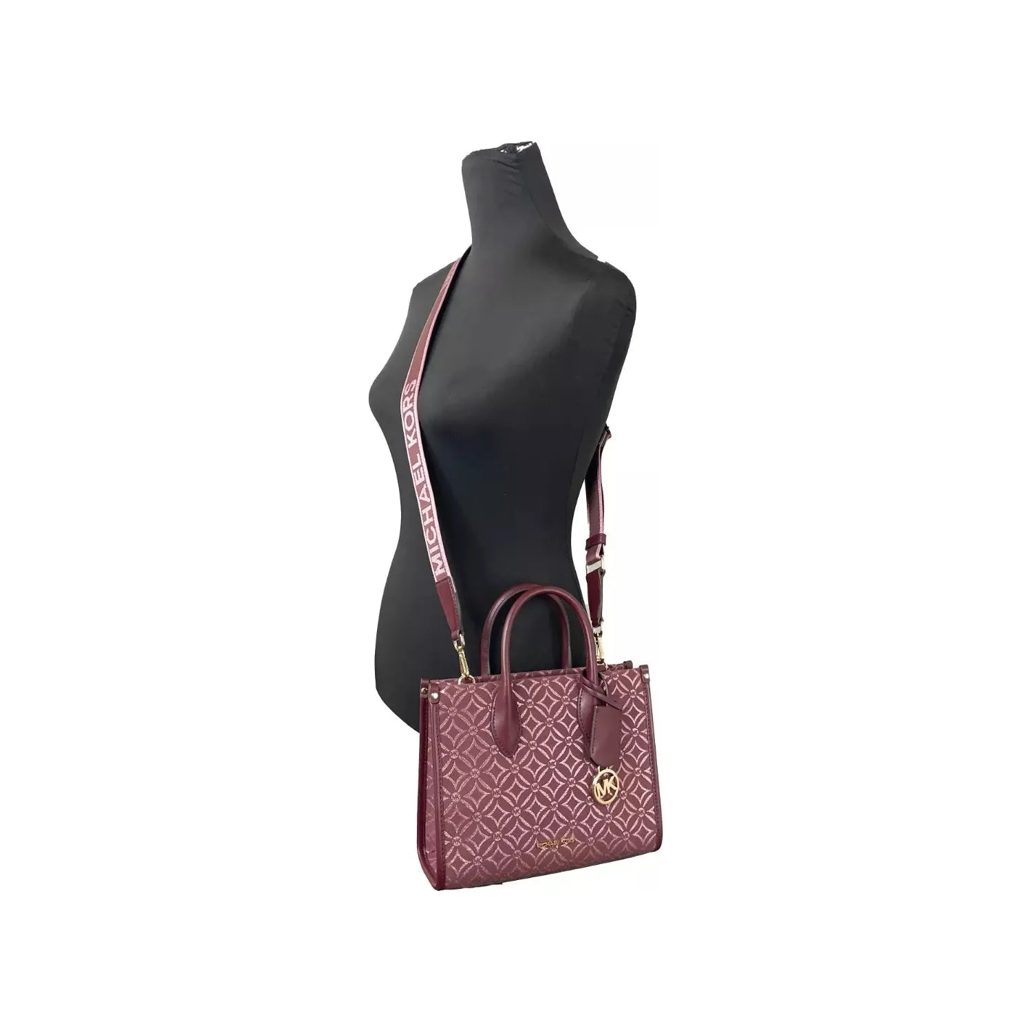 Front view with bag zipped and handles upright.