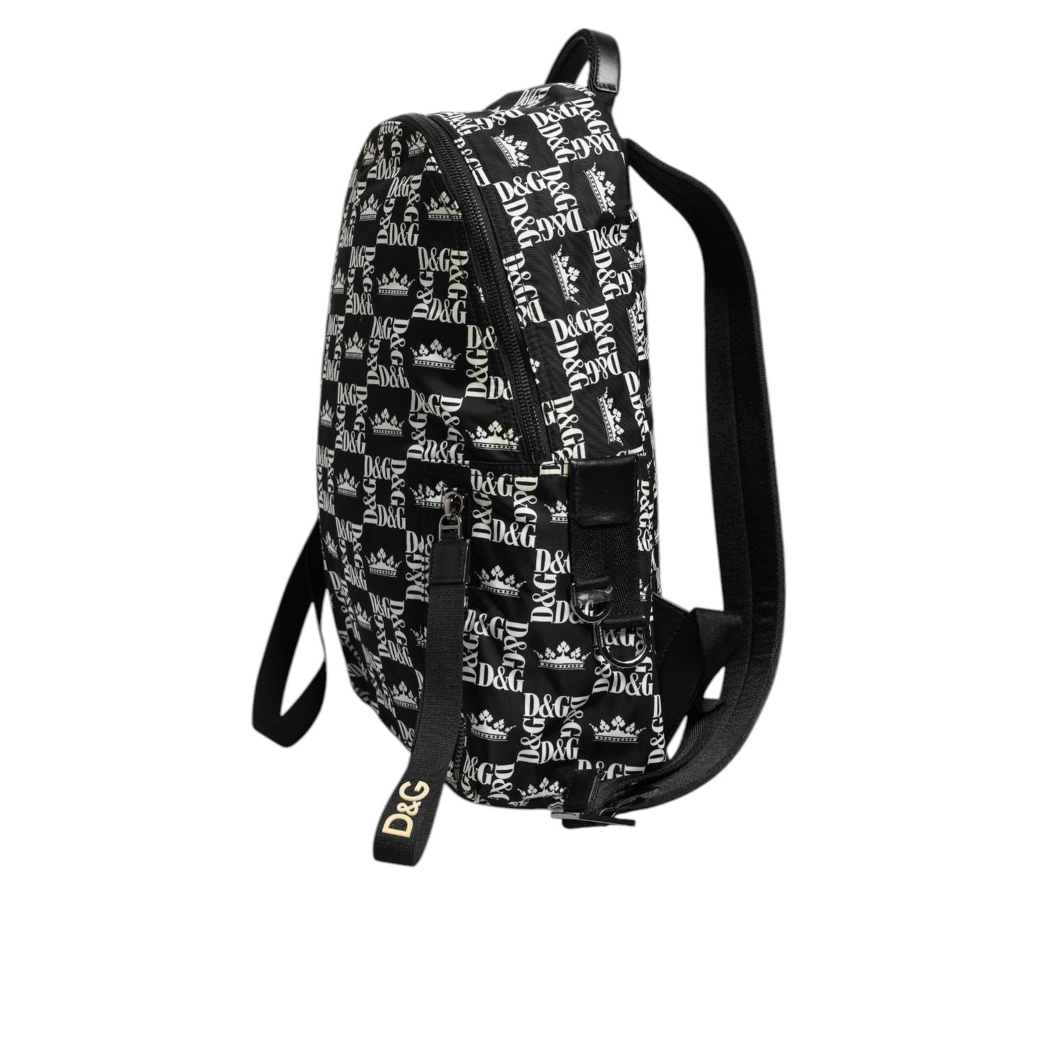 Front view with bag zipped and handles upright.