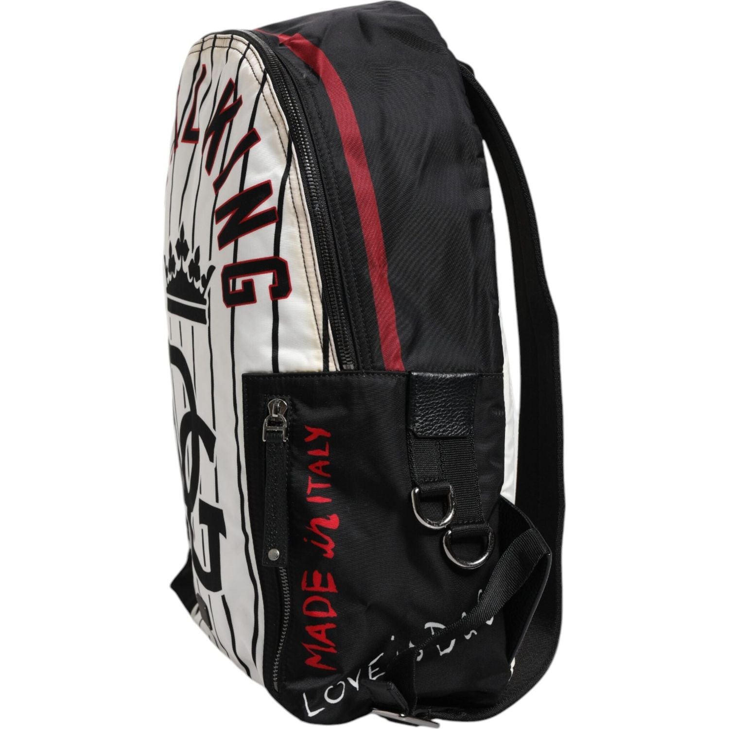 Front view with bag zipped and handles upright.