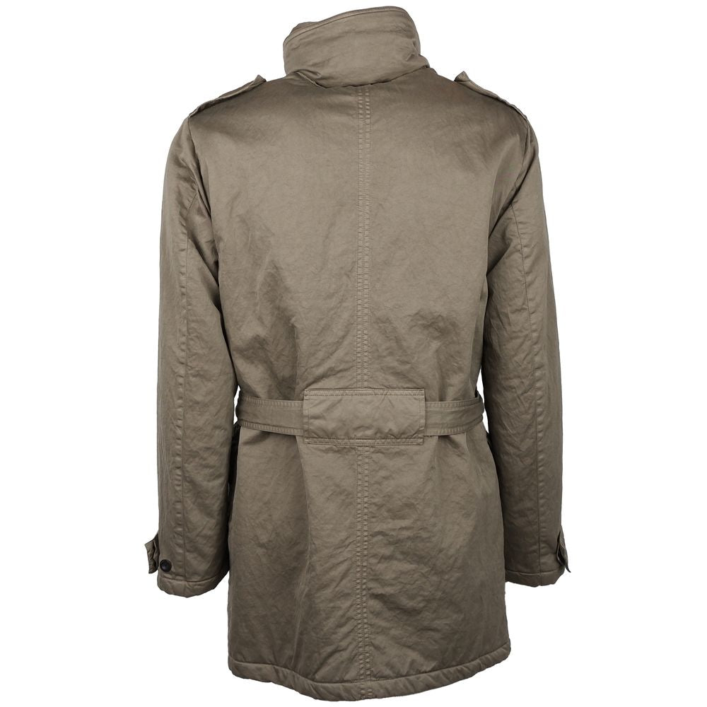 Front view with bag zipped and handles upright.