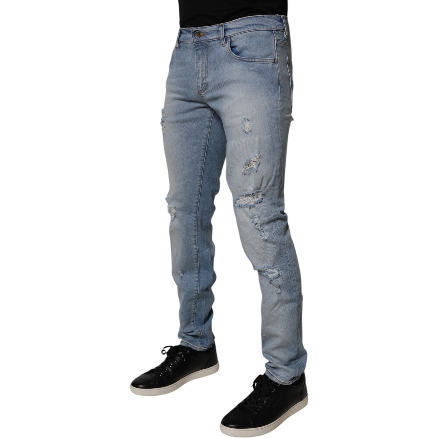Front view with bag zipped and handles upright.