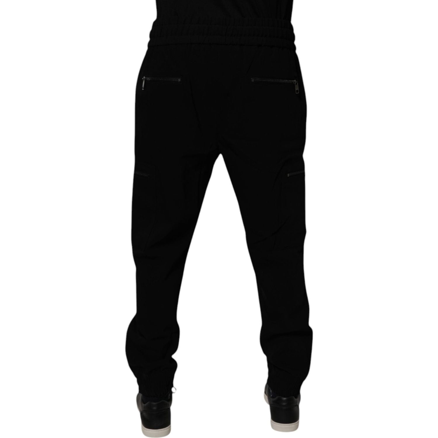 Front view with bag zipped and handles upright.