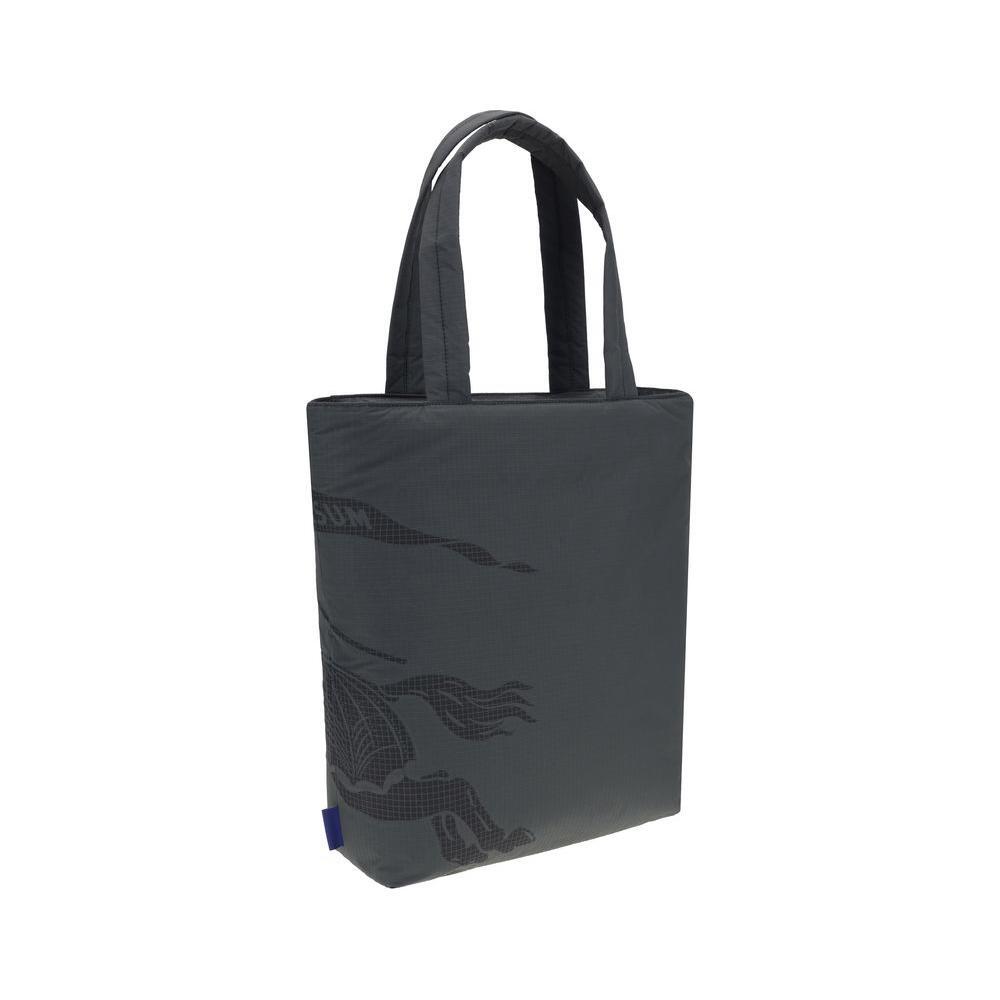 Front view with bag zipped and handles upright.