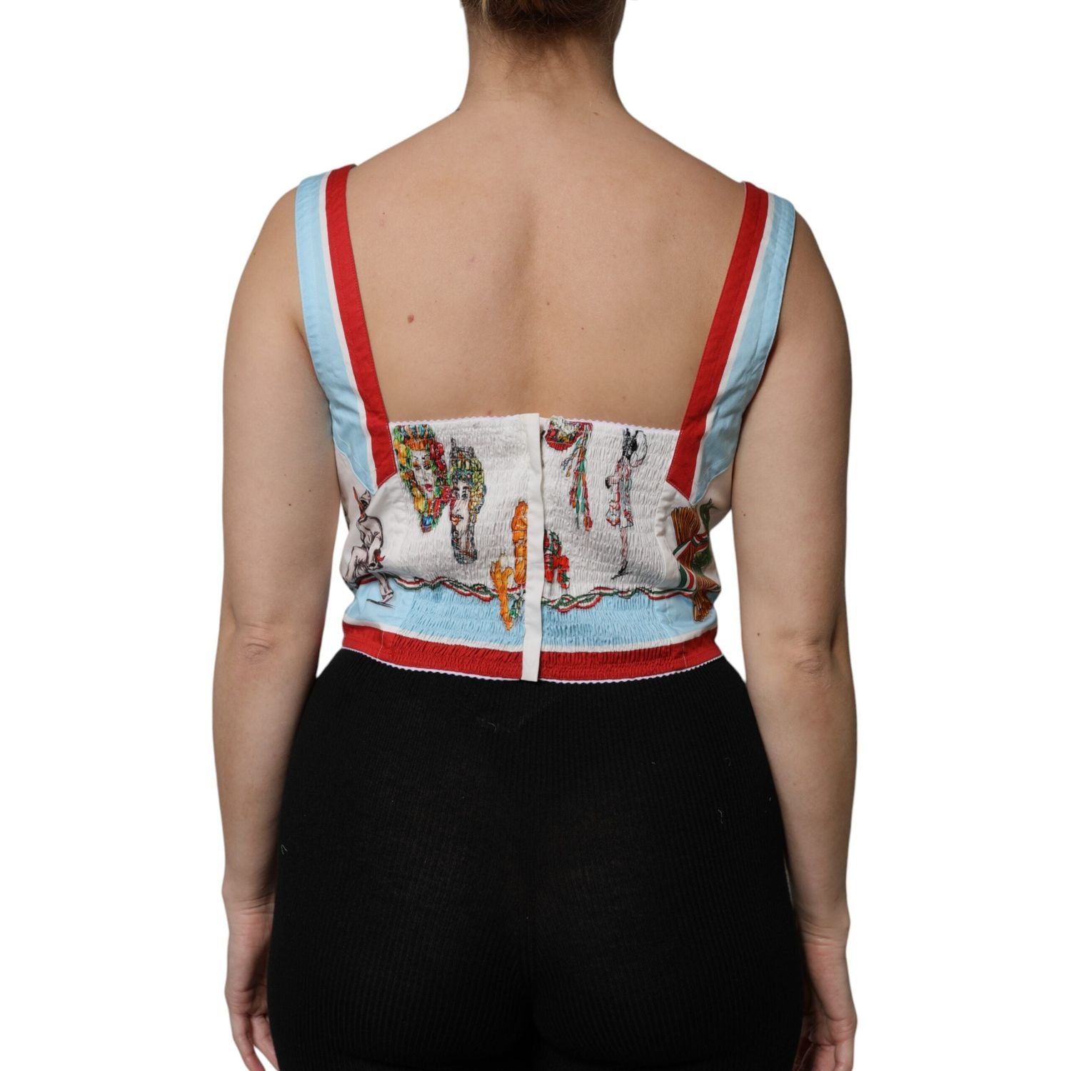 Front view with bag zipped and handles upright.