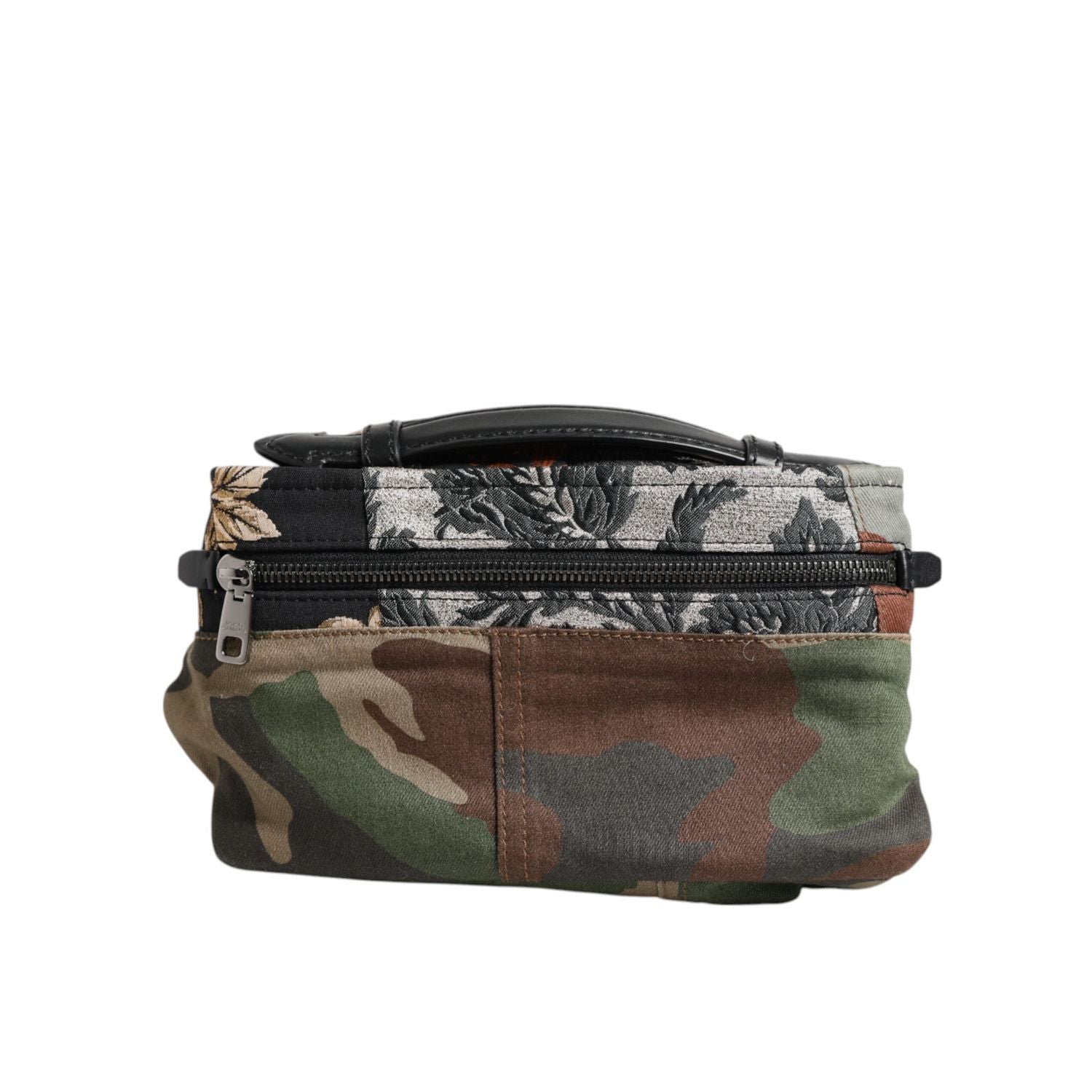 Front view with bag zipped and handles upright.