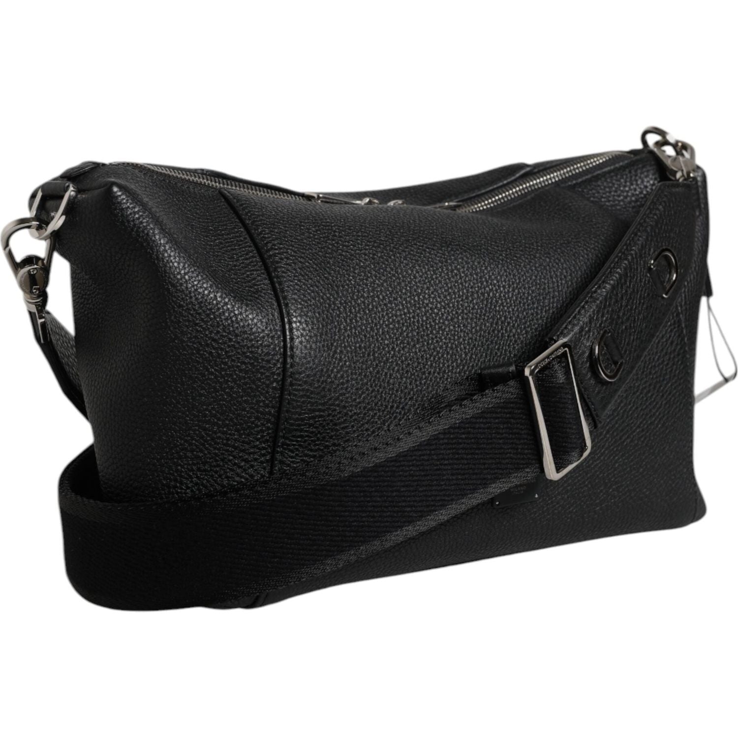 Front view with bag zipped and handles upright.