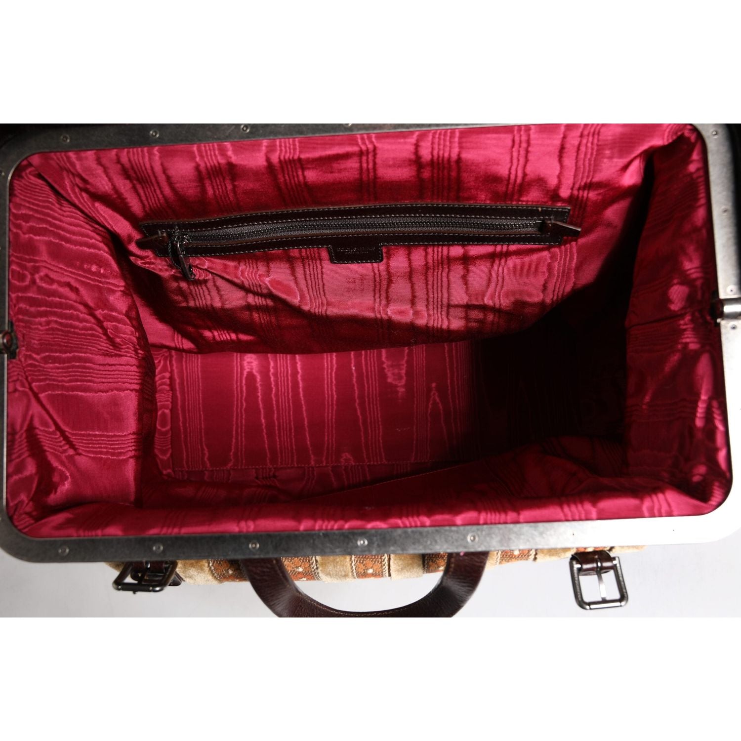 Front view with bag zipped and handles upright.