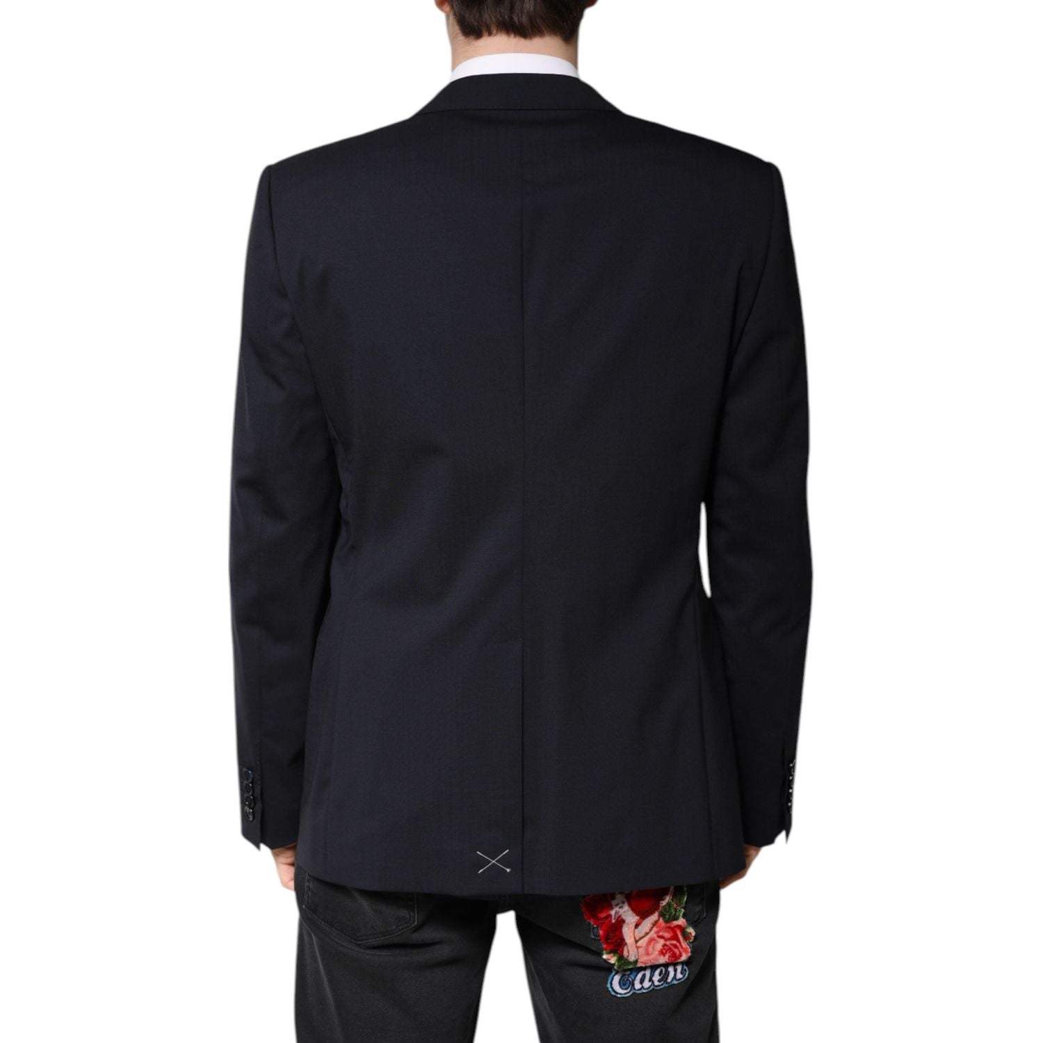 Front view with bag zipped and handles upright.