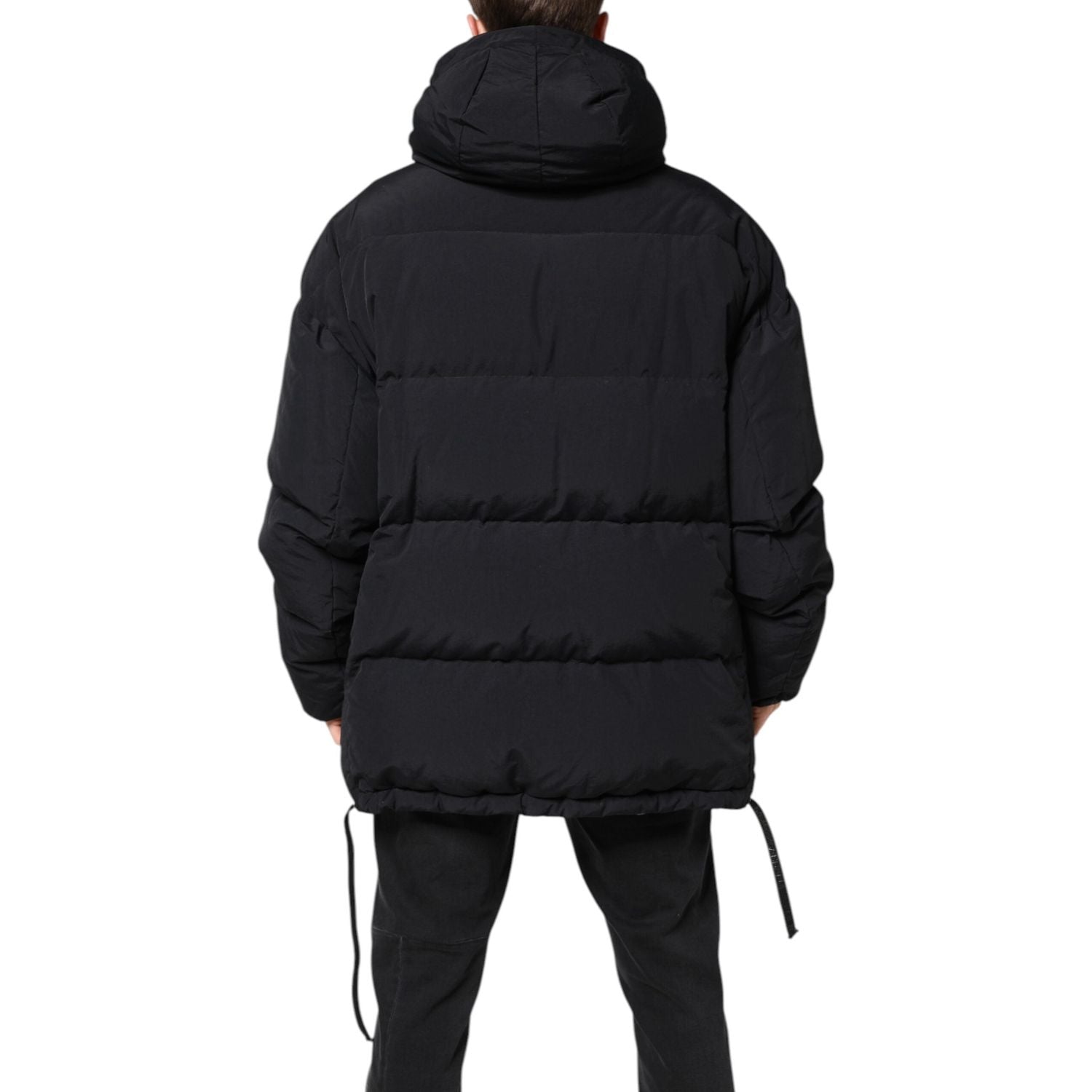 Front view with bag zipped and handles upright.
