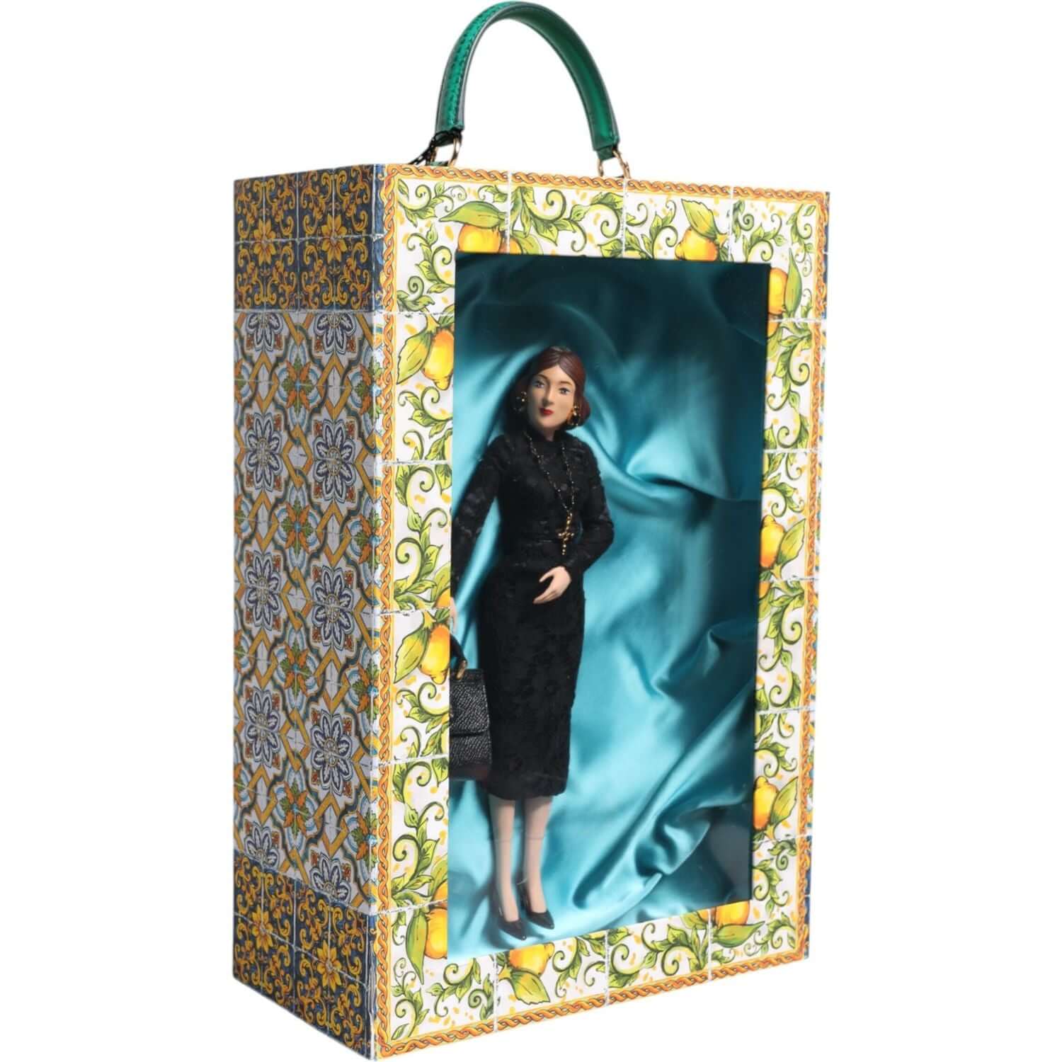 Front view with bag zipped and handles upright.