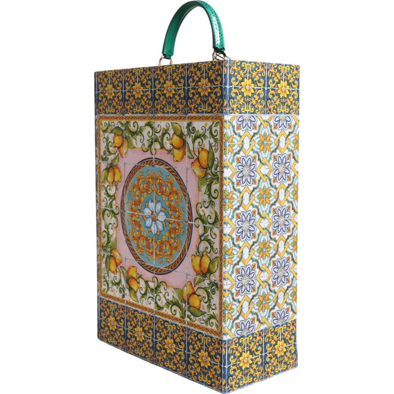 Front view with bag zipped and handles upright.