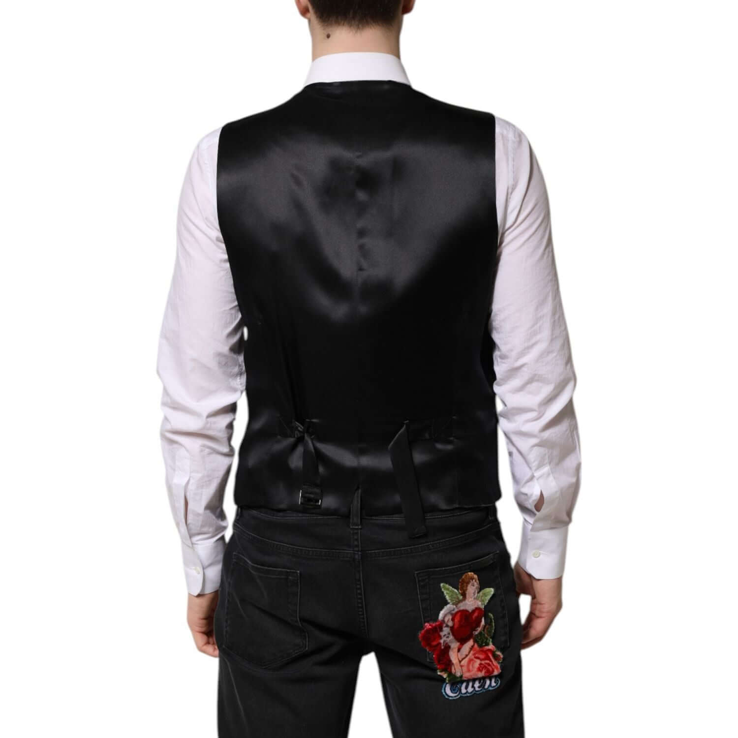 Front view with bag zipped and handles upright.