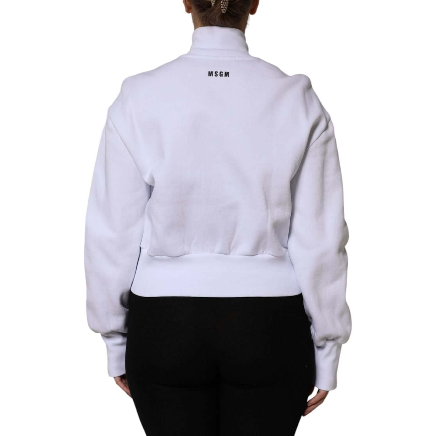 Front view with bag zipped and handles upright.