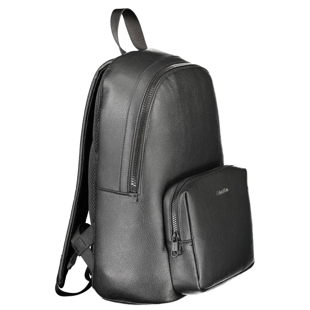 Front view with bag zipped and handles upright.