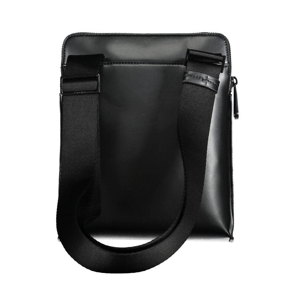 Front view with bag zipped and handles upright.
