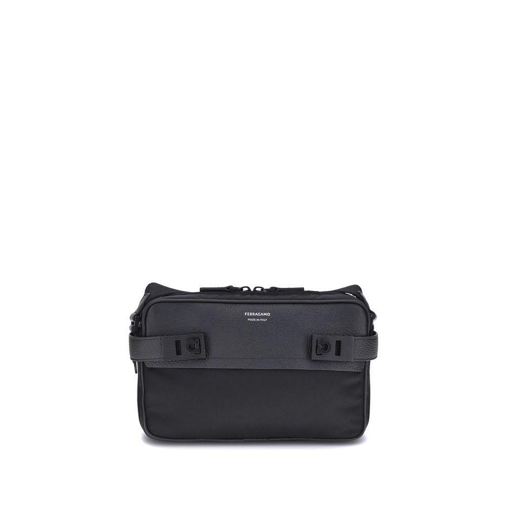 Front view with bag zipped and handles upright.