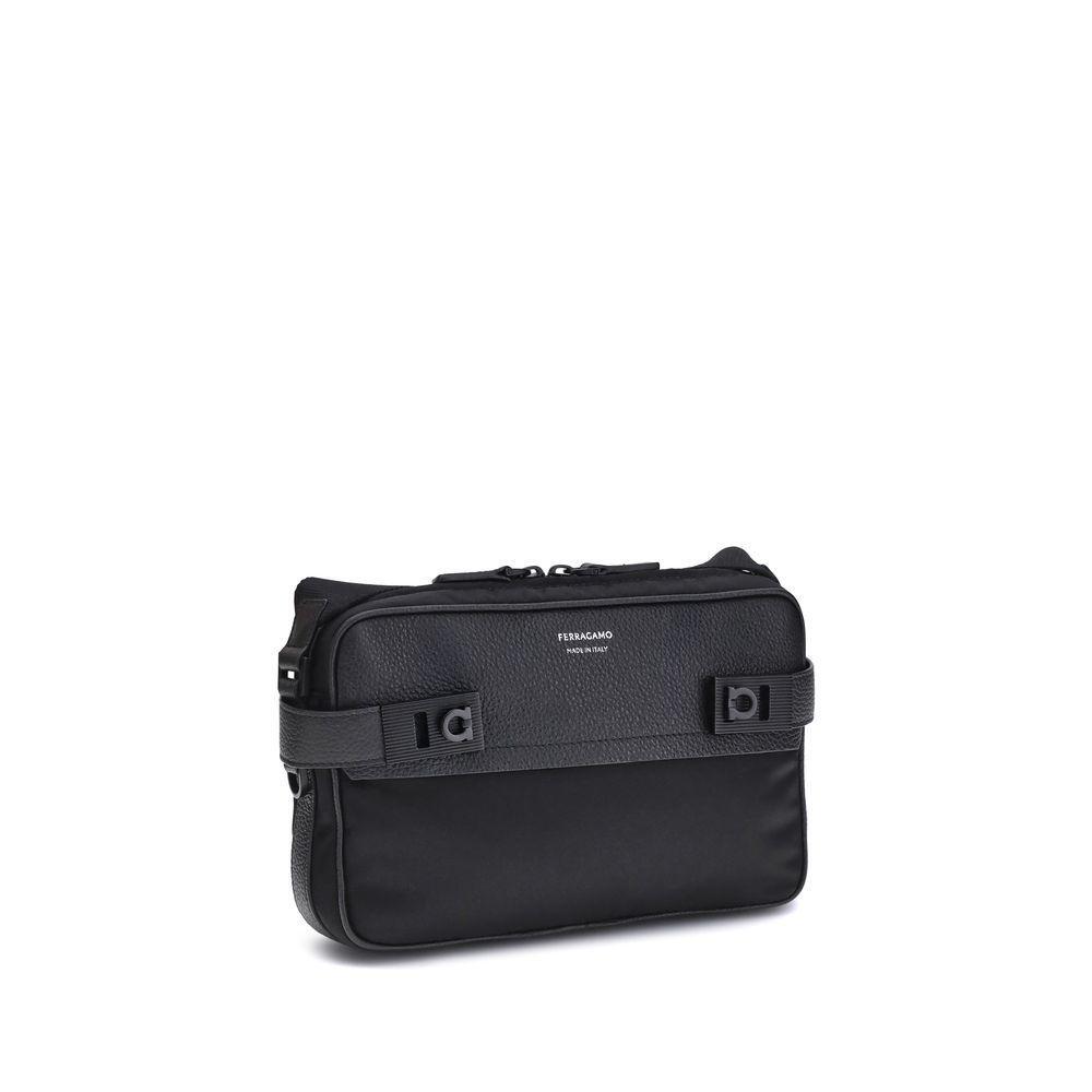 Front view with bag zipped and handles upright.