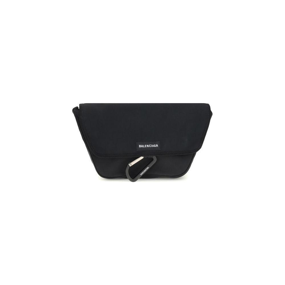 Front view with bag zipped and handles upright.