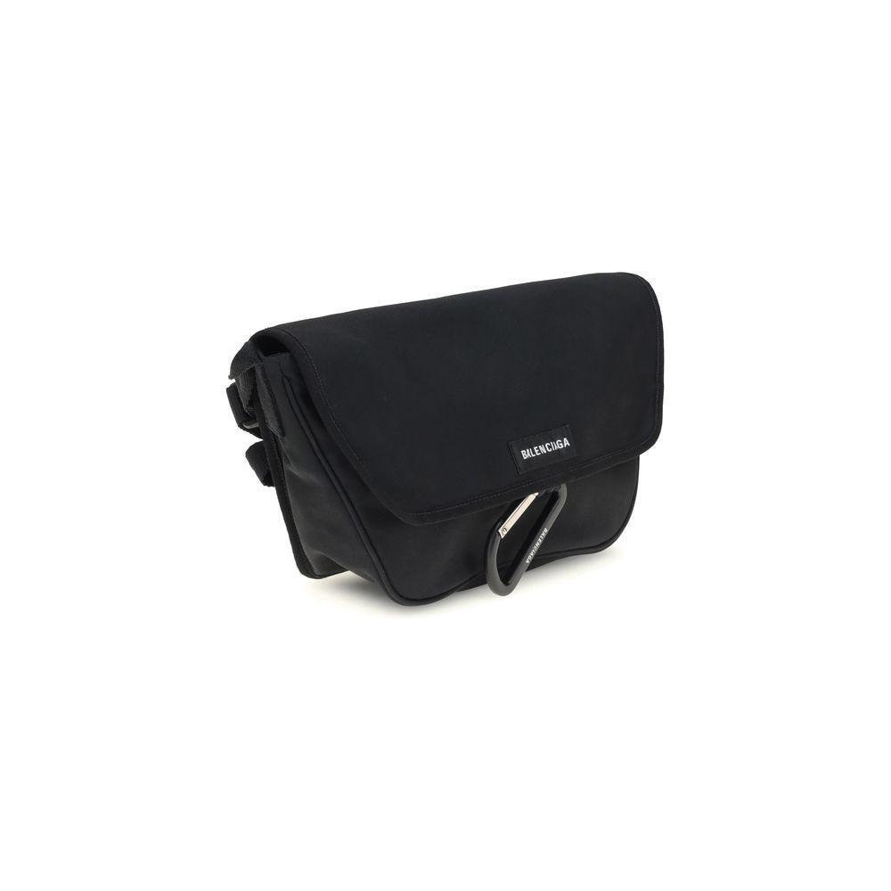 Front view with bag zipped and handles upright.