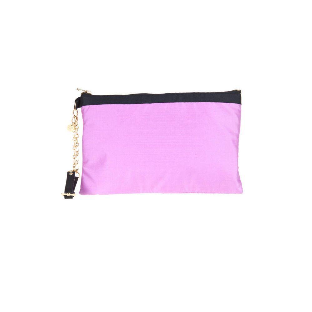 Front view with bag zipped and handles upright.