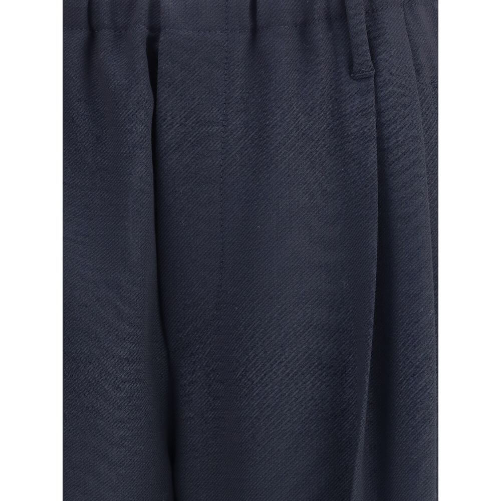 Close-up of Brunello Cucinelli Gray Fleece Wool Casual Pants, showcasing the elegant texture and tailored design.