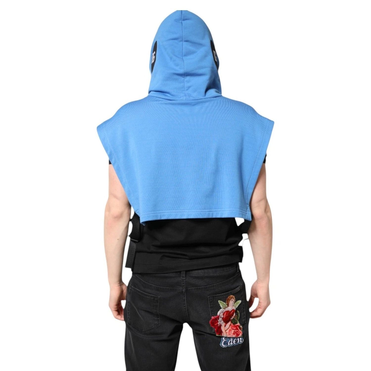 Front view with bag zipped and handles upright.