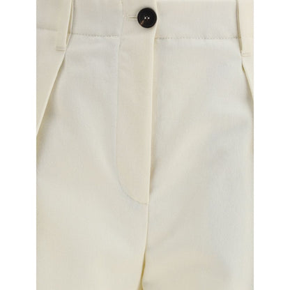 Close-up of Brunello Cucinelli Cream Cotton Casual Pants, detailing front zipper-and-button closure with belt loops. 100% cotton, AW25 collection.