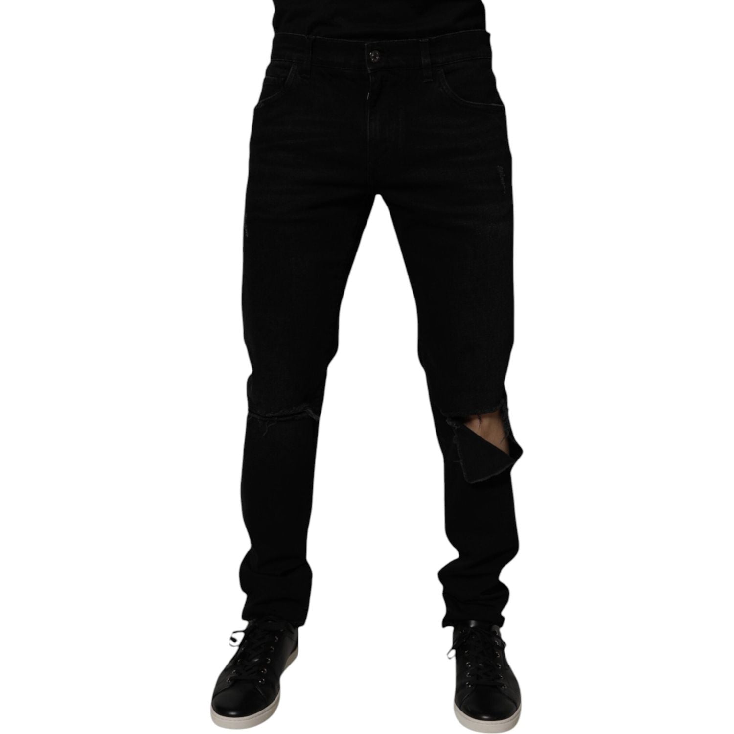 Front view with bag zipped and handles upright.