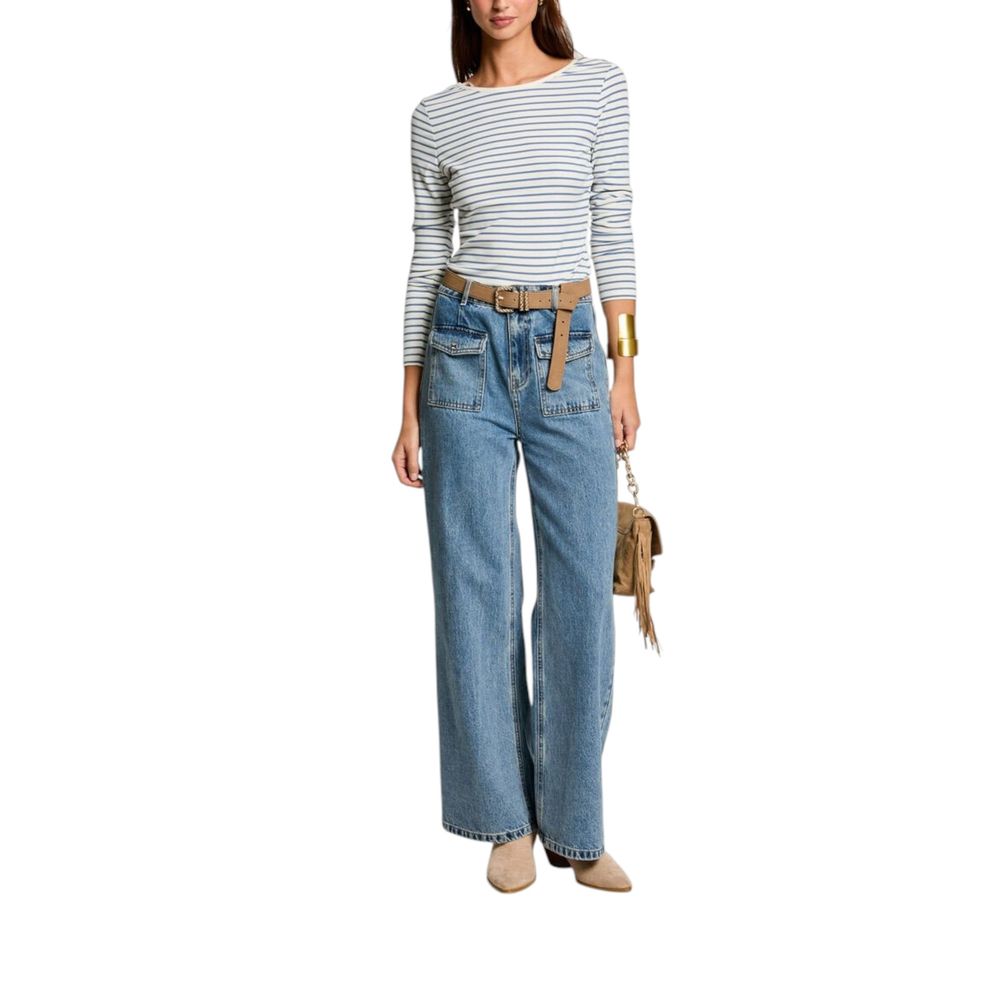 Woman wearing Morgan De Toi White Viscose Long Sleeve T-Shirt with jeans and accessories, showcasing modern and sophisticated style.