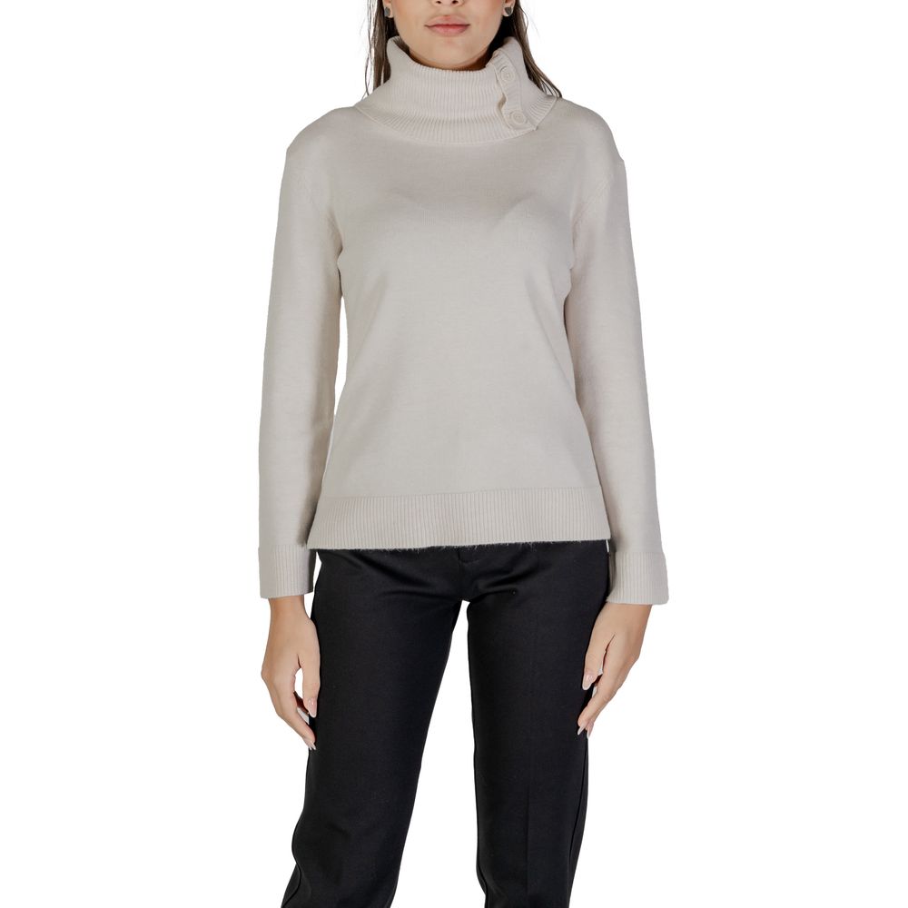 Woman wearing Street One Cream Viscose Turtleneck sweater with side buttons and long sleeves for stylish warmth.
